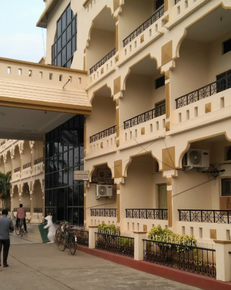 Serene environment at Vijayeendra Vasati Gruha Guest House, Mantralayam